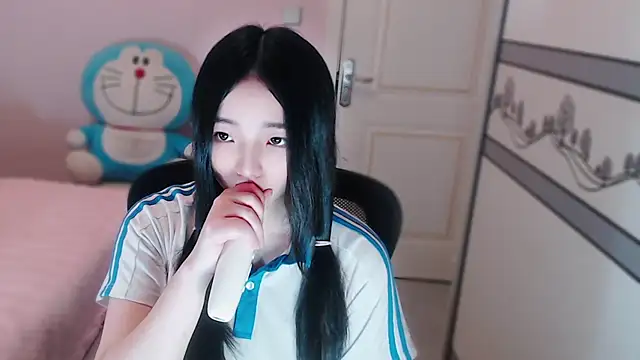 xiao-xiao-D online show from October 2025 01:34:02 PM