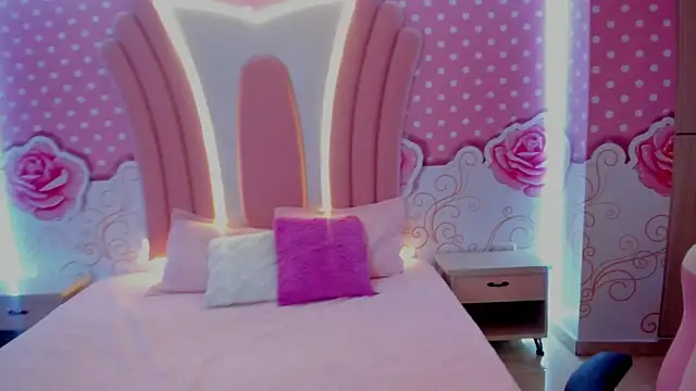 Lily Martinez online show from January 2025 11:10:02 PM