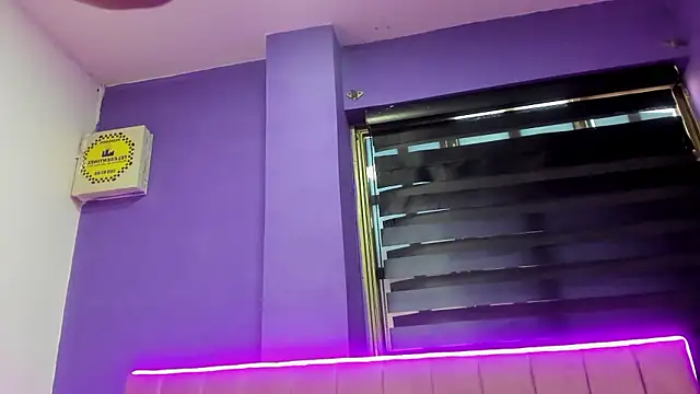 Snapshot of CintiaWalker chatting on January 2026 01:04:01 PM CintiaWalker online show from January 2026 01:04:01 PM