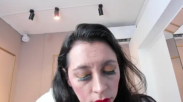 Snapshot of PerlaPreciosa chatting on November 2025 04:01:02 AM PerlaPreciosa online show from November 2025 04:01:02 AM