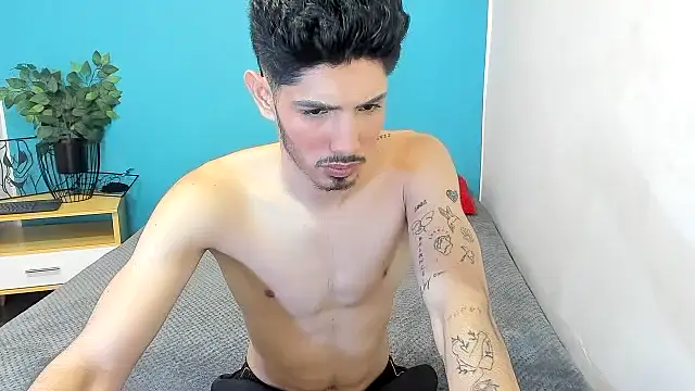 fabrizzio   online show from February 2025 08:31:02 PM