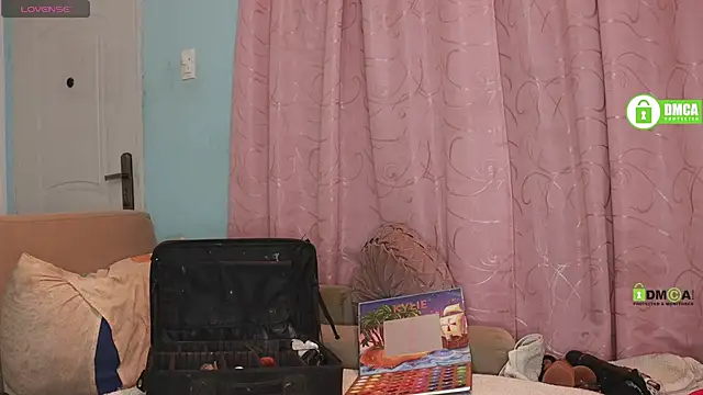 Snapshot of milktitsdua chatting on January 2025 10:07:02 AM milktitsdua online show from January 2025 10:07:02 AM