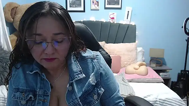 AngelRouss online show from November 2025 01:30:02 AM