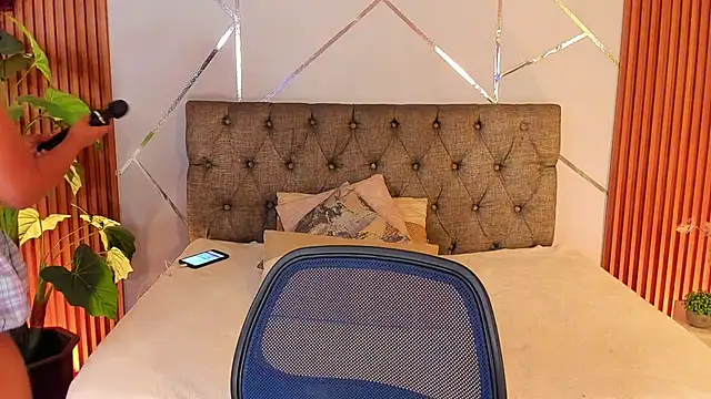 charlottee white online show from January 2026 11:07:02 PM