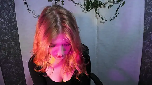 Lina Vi online show from April 2026 08:09:01 PM