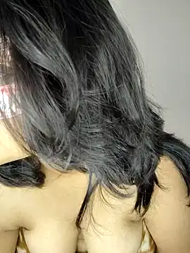 Riya Stream01 online show from February 2025 04:44:01 PM