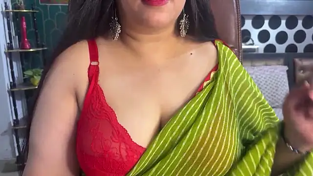 Snapshot of FlatVincy4 chatting on June 2026 07:42:02 AM FlatVincy4 online show from June 2026 07:42:02 AM