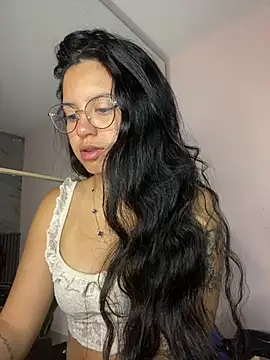 Snapshot of Rosita_forever_ chatting on February 2026 02:25:02 PM Rosita forever online show from February 2026 02:25:02 PM