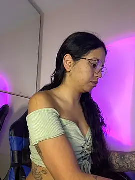 Snapshot of Rosita_forever_ chatting on April 2026 01:52:02 PM Rosita forever online show from April 2026 01:52:02 PM