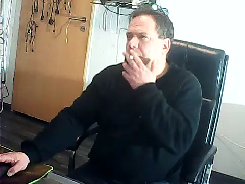 DauerAkt8069 online show from December 2025 12:20:02 AM