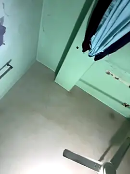 GildanK18 online show from December 2025 10:35:02 AM