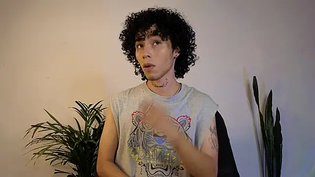 Snapshot of seven7xis chatting on December 2024 08:16:02 AM seven7xis online show from December 2024 08:16:02 AM