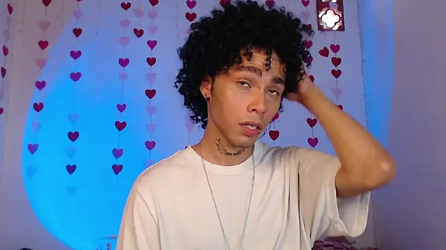 Snapshot of seven7xis chatting on February 2025 08:31:01 PM seven7xis online show from February 2025 08:31:01 PM