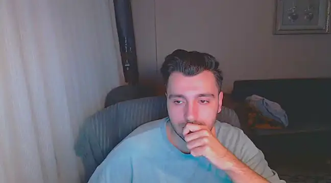 handsomeee04 online show from March 2025 11:37:01 PM