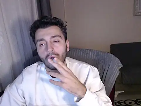 handsomeee04 online show from December 2025 10:37:02 PM