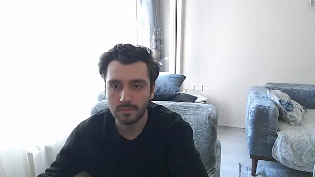 handsomeee04 online show from April 2026 12:19:02 PM