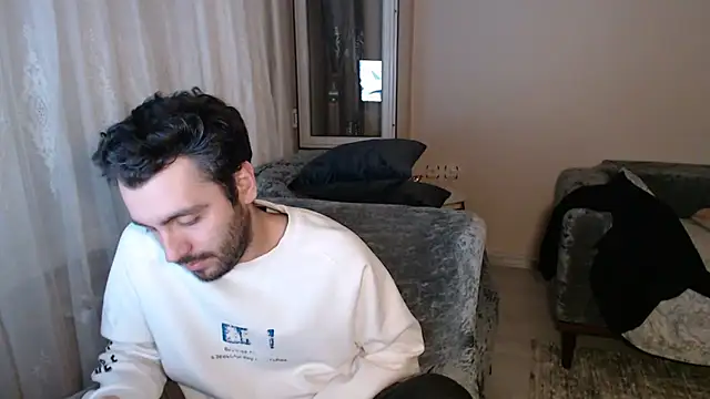 handsomeee04 online show from April 2026 12:23:01 AM