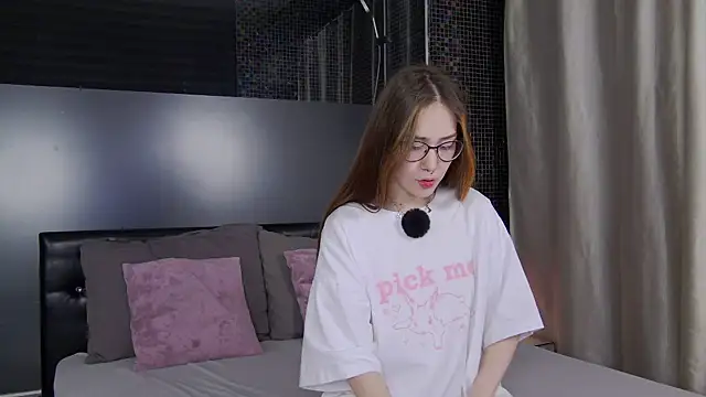 SashaMeow online show from November 2025 04:19:01 PM