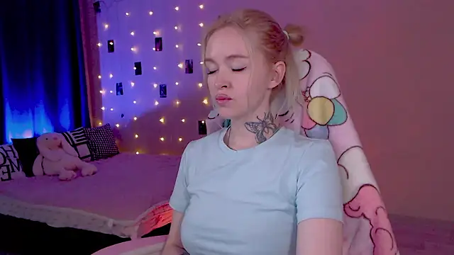 Snapshot of Naughty_Mable chatting on June 2026 02:35:01 AM Naughty Mable online show from June 2026 02:35:01 AM