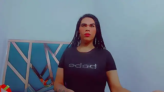 Snapshot of fox_naughty_violet chatting on November 2025 07:47:01 PM fox naughty violet online show from November 2025 07:47:01 PM