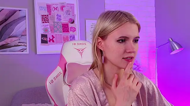 NellieLoyns online show from March 2025 09:18:02 PM