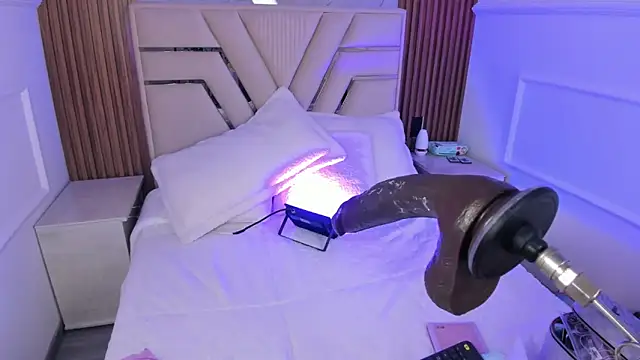 Snapshot of LolaAngellx chatting on February 2025 11:13:01 PM LolaAngellx online show from February 2025 11:13:01 PM