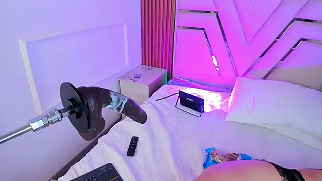 Snapshot of LolaAngellx chatting on October 2025 12:49:02 AM LolaAngellx online show from October 2025 12:49:02 AM