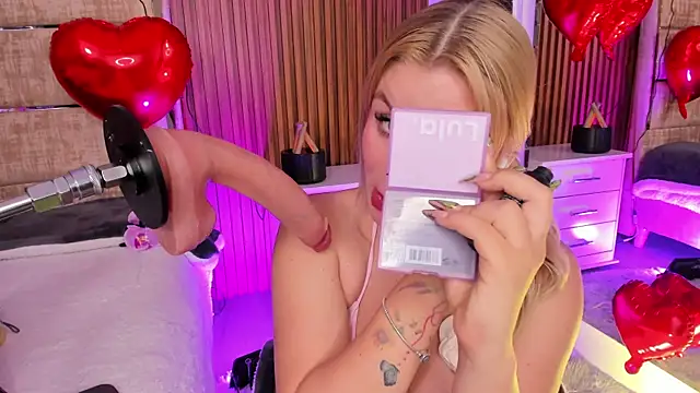 Snapshot of LolaAngellx chatting on February 2026 09:00:02 PM LolaAngellx online show from February 2026 09:00:02 PM