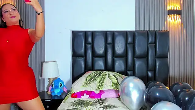 MiaLaurents online show from September 2025 07:57:02 PM