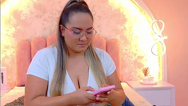 MiaLaurents online show from February 2026 12:26:02 AM