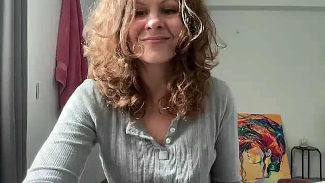 Snapshot of leahsparkles chatting on October 2025 02:59:02 PM leahsparkles online show from October 2025 02:59:02 PM