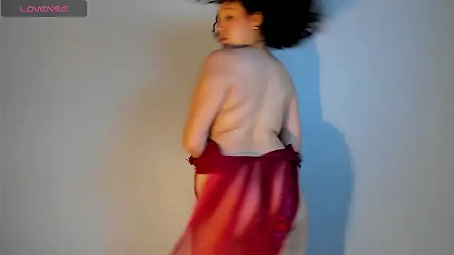 LucyLovelyy online show from January 2025 05:41:01 PM