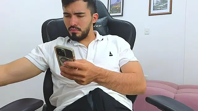 Massimoo 07 online show from February 2025 10:20:01 PM