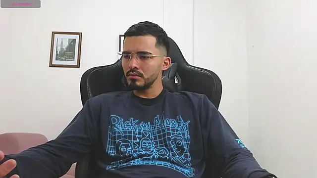 Massimoo 07 online show from November 2025 05:56:02 PM