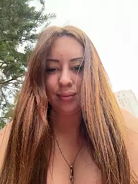Snapshot of AndreaMood chatting on June 2026 03:25:01 AM AndreaMood online show from June 2026 03:25:01 AM