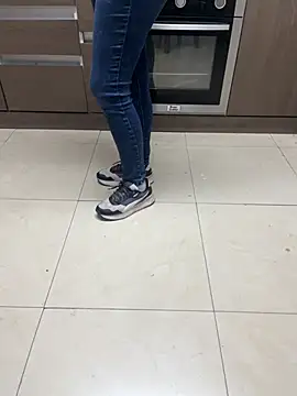 Gaby kat online show from November 2025 02:39:02 PM