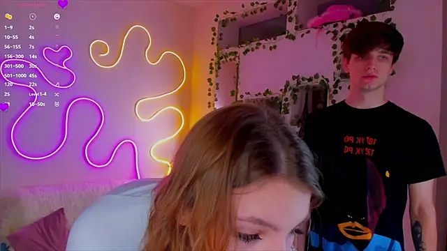 RobertAndLinela online show from December 2024 07:33:01 PM