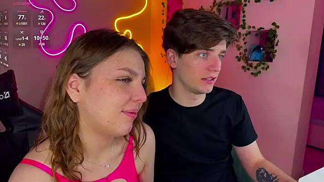 RobertAndLinela online show from February 2025 07:30:01 PM