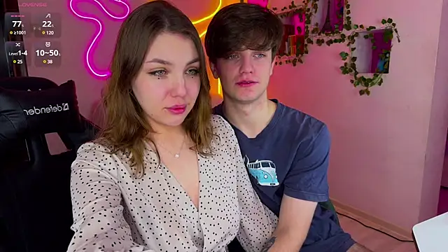 RobertAndLinela online show from March 2025 11:07:02 AM