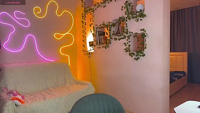 RobertAndLinela online show from September 2025 03:23:02 AM