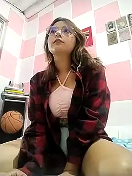 Snapshot of Paulina_mosh chatting on March 2025 11:55:02 AM Paulina mosh online show from March 2025 11:55:02 AM