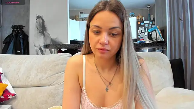 Snapshot of Mia___murrr chatting on May 2026 02:19:02 AM Mia murrr online show from May 2026 02:19:02 AM