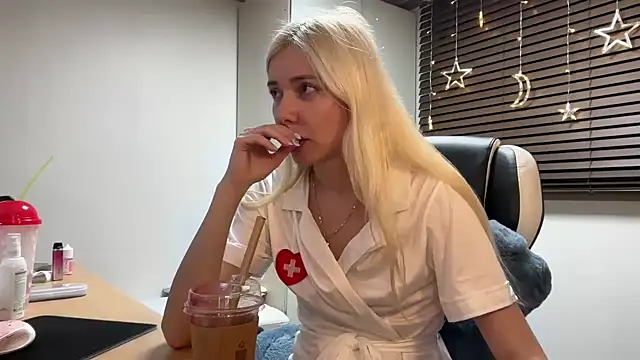 yunasuka online show from January 2025 06:44:01 PM