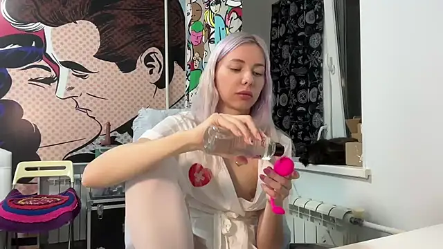 yunasuka online show from February 2025 06:10:01 PM