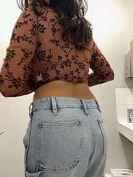 lizzzziee online show from January 2025 12:06:02 PM