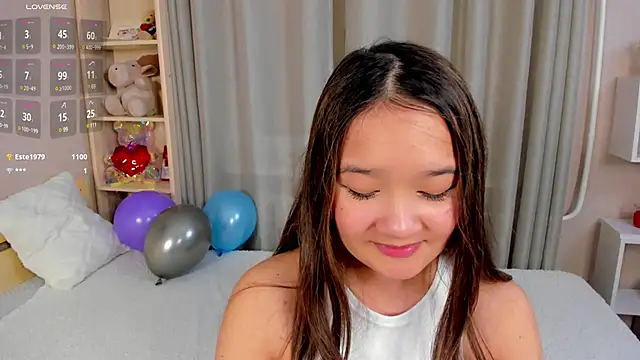 Maekko online show from February 2025 04:31:01 PM