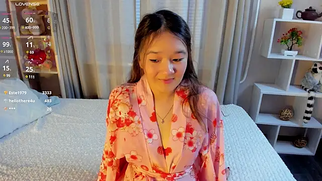 Maekko online show from March 2025 01:18:01 PM