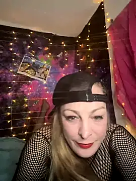 Snapshot of kayNkris chatting on October 2025 08:26:01 AM kayNkris online show from October 2025 08:26:01 AM