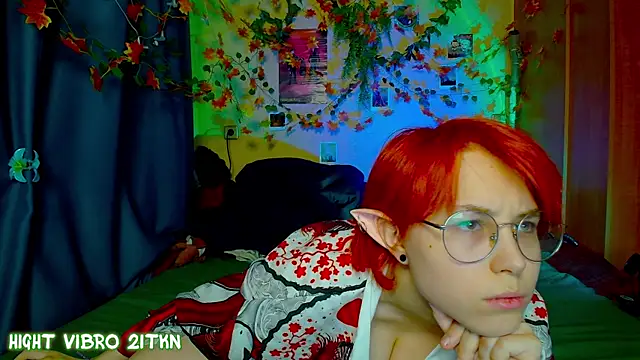 TrickyKitsune online show from October 2025 01:48:02 PM