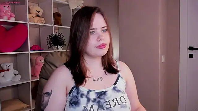 EricaElliott online show from November 2025 09:36:01 AM